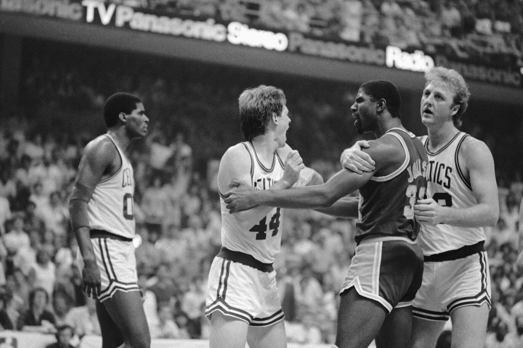 1985: Kareem Abdul-Jabbar leads LA Lakers to NBA championship over Boston Celtics